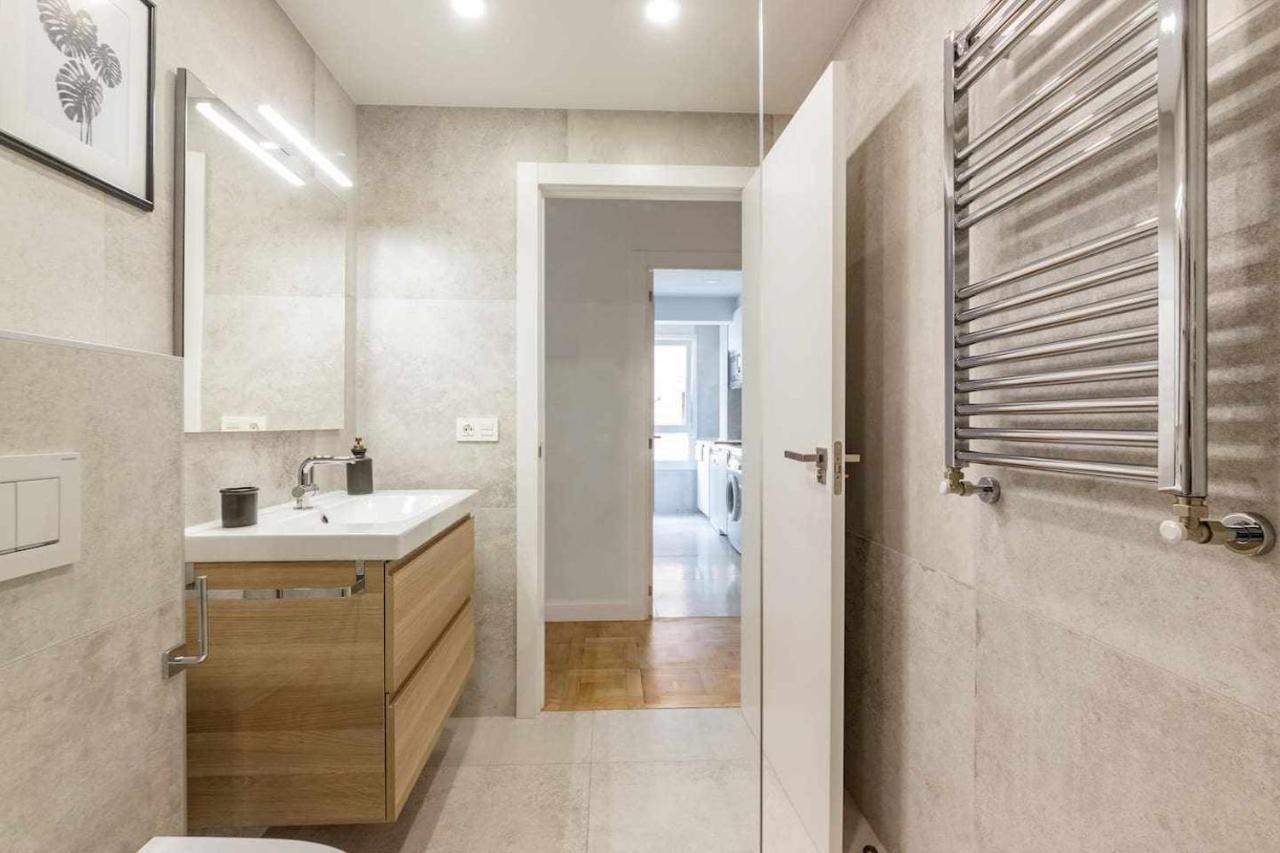 New Amara Suite Friends & Families Parking Σαν Σεμπαστιάν Εξωτερικό φωτογραφία